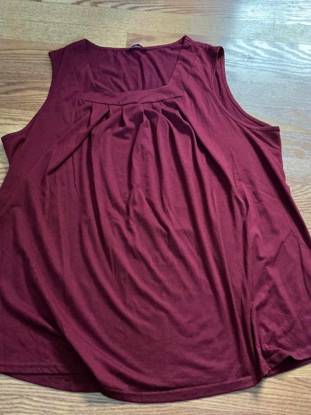 NWOT BloomChic Burgundy Pleated Bodice Tank Top  Size 3X ( 22/24 )